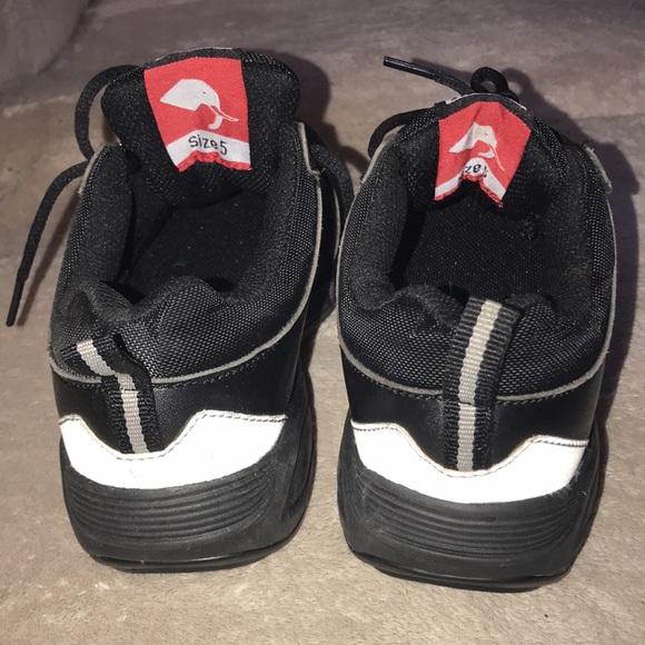 Elefant size 5 black with grey reflective accent sneakers 💕 - Picture 5 of 8